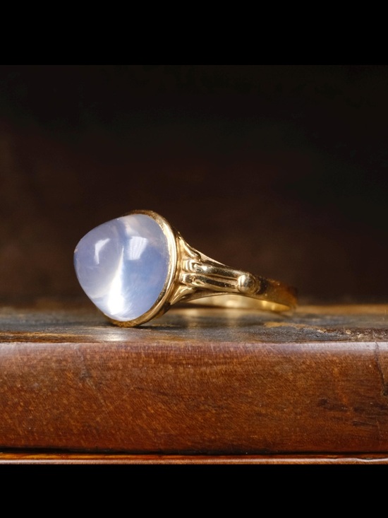 Vintage Jewelry - Vintage 18ct Gold Moonstone Sugarloaf Cabochon Solitaire Ring, 1940s, Size 8.75